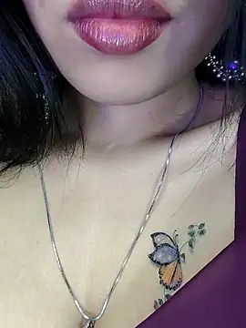 KARISHMA-STRIP's cam snapshot