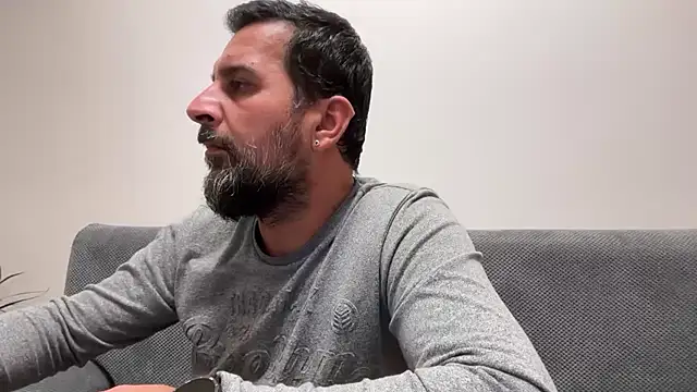 TigerOne19's cam snapshot