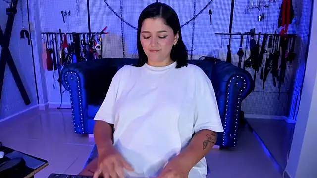 yey_bdsm's cam snapshot