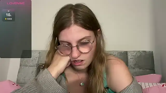 BustyKellyXXX's cam snapshot