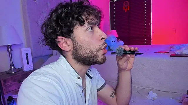 AbbyAndChris2's cam snapshot