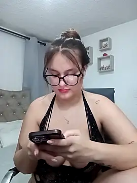 valeria_gomezx live sex cam