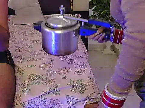 Lovelyy-couple live sex cam