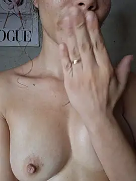 HelenHoltz live sex cam