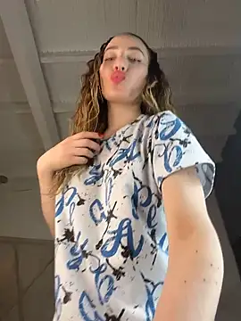 SweetieSinXXX live sex cam