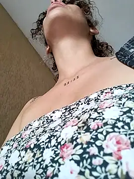 roxyrougee live sex cam