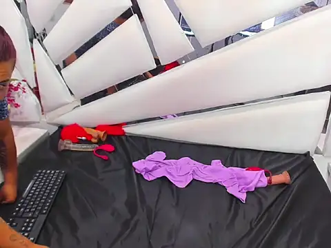 crystall_adams's cam snapshot