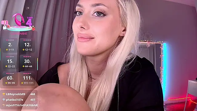 LoryWood's cam snapshot