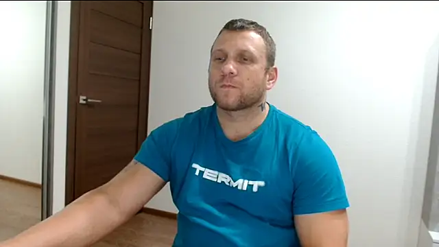 B-L-O-N-D's cam snapshot