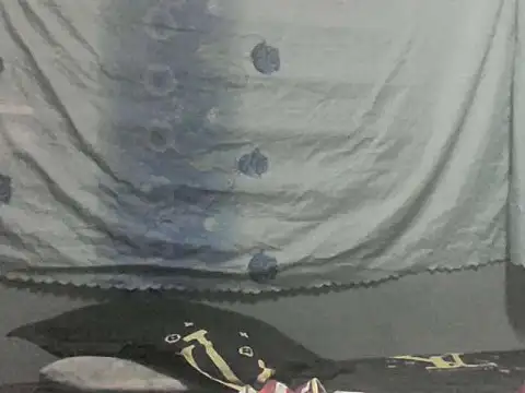 Urvin32 live sex cam