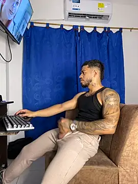 Kylian_Alessandro's cam snapshot