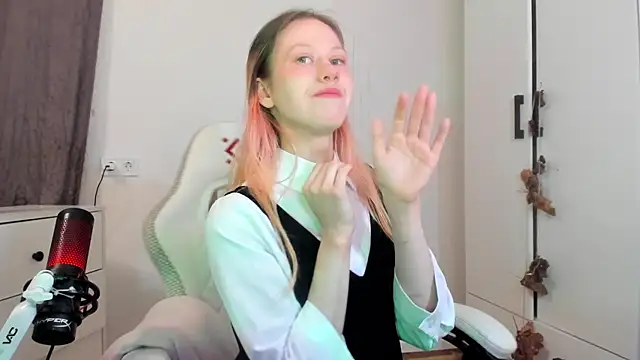 Silly__Milly's cam snapshot