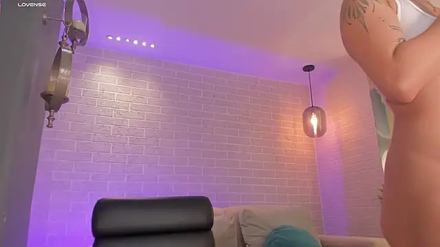 EveBensonX's cam snapshot