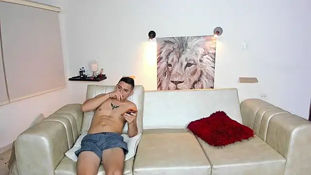 YouBratty2 live sex cam