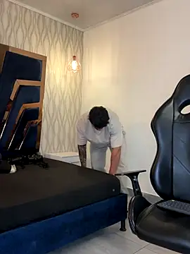 Brad_Summer live sex cam