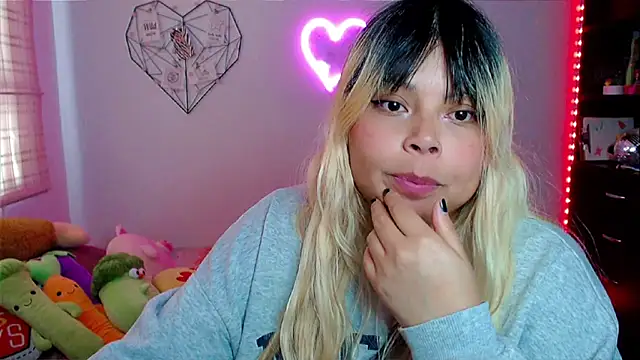 EllieMoonX's web cam