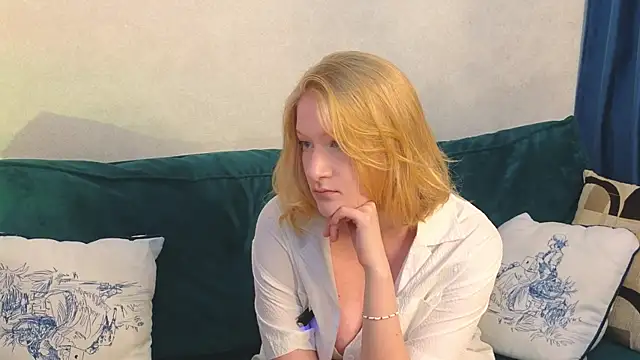 ElzaHart's cam snapshot