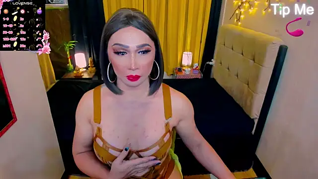 Absolute_HugeDick_Lily live sex cam