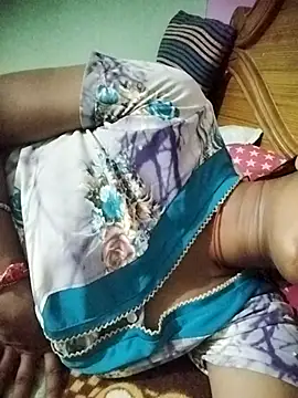 aadhini01's cam snapshot