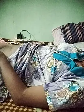 aadhini01's cam snapshot