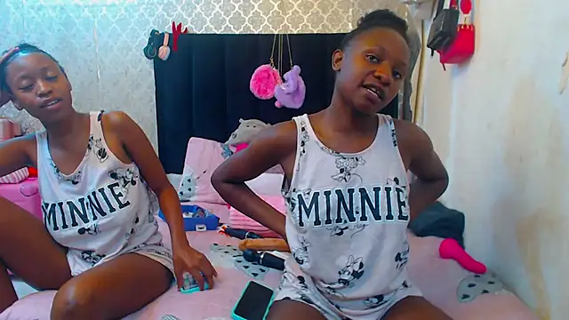 LonelyQueenxx25's cam snapshot