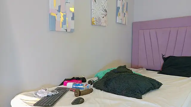 meli_peach1's cam snapshot