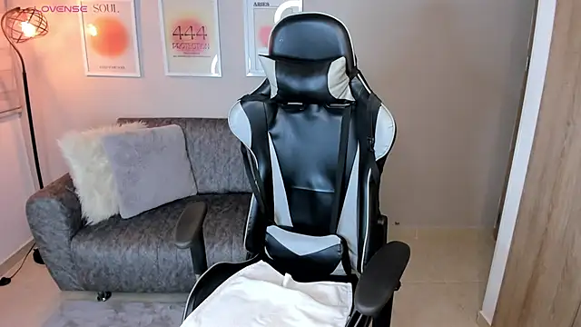 ashley_23_'s cam snapshot