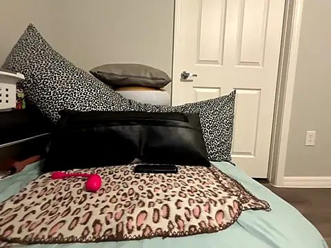 RylHoneyy's cam snapshot