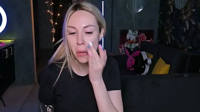 Blckmirrorr's cam snapshot