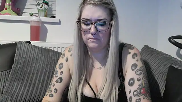 Sizzling_Indie36's cam snapshot