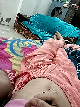 HOT-CPL-11's cam snapshot