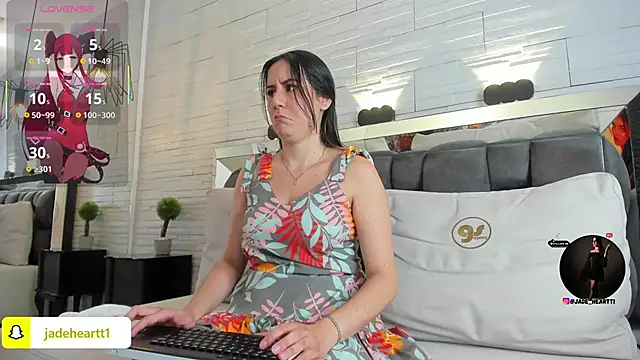 jade_heartt's cam snapshot