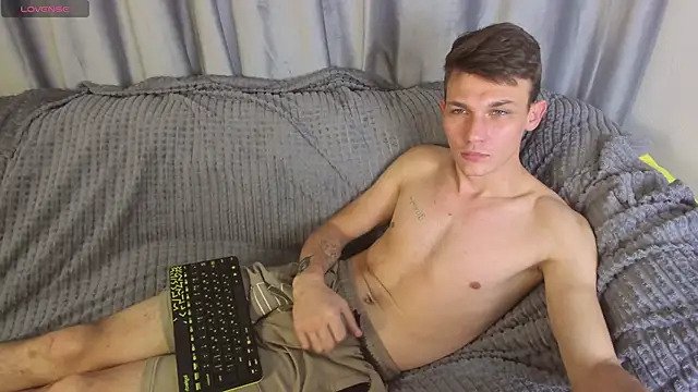 AdamGold01's cam snapshot