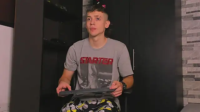 Dimitri_higth420's cam snapshot