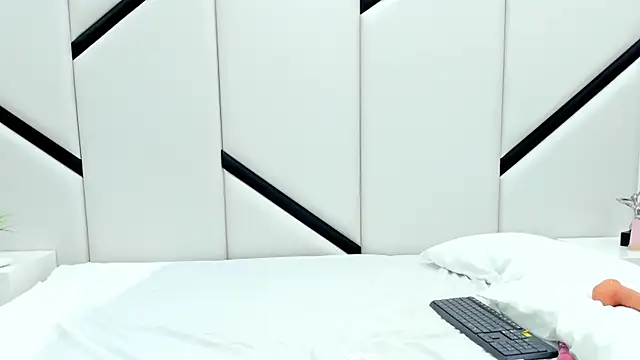 GeraldineSandoval's cam snapshot