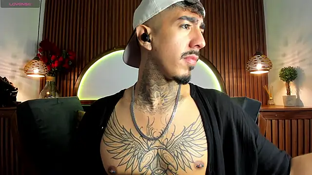 Donovan_Desmond's cam snapshot