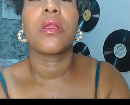 Ambar_foxy's cam snapshot