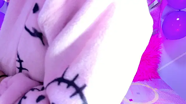 megha_noa's cam snapshot