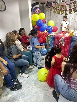 Salome_Adams1's cam snapshot