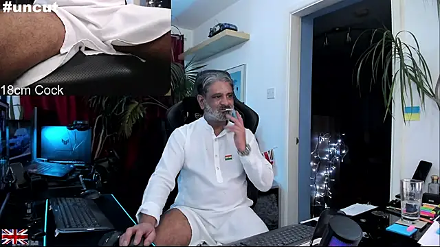 OnlineBossUK's cam snapshot