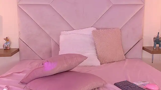 Roxanna-Mill's cam snapshot