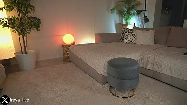 freyacherie's cam snapshot