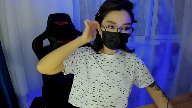 DeferentUproar's cam snapshot