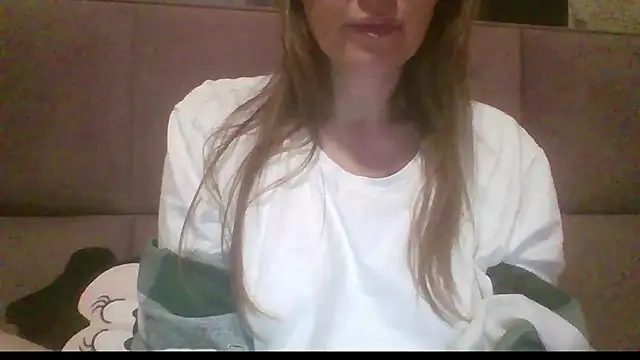 Sladkiegubki's cam snapshot