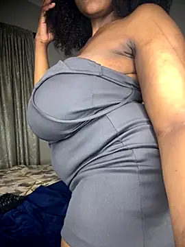 Bustygoddess32 live sex cam