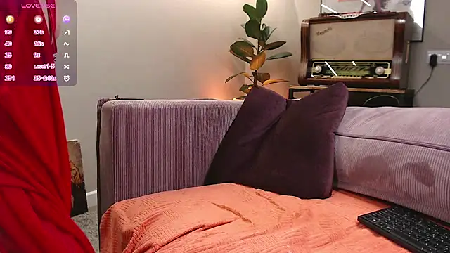 Kira_Reign live sex cam