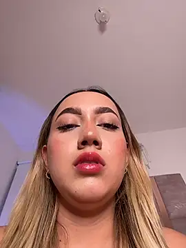 SophiaRosee_ live sex cam