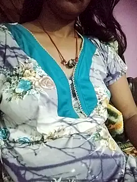 aadhini01's cam snapshot