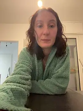 Emilia_Mausi's cam snapshot