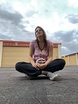 SafeinouterSpace's cam snapshot